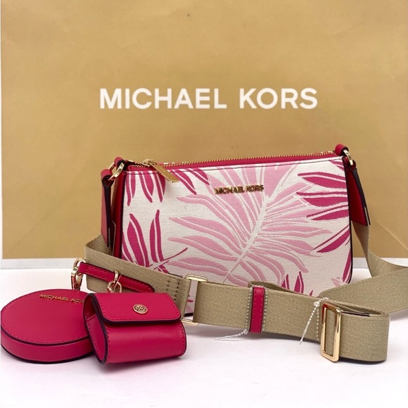 Michael Kors Crossbody
with Tech Attached - Picture 2 of 14